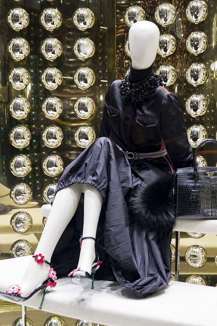 Photo report Milan shopping windows