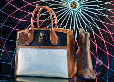 Milan shopping windows Photo report Milan shopping windows