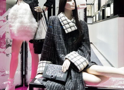Milan shopping windows Photo report Milan shopping windows