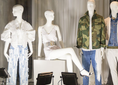 Milan shopping windows Photo report Milan shopping windows